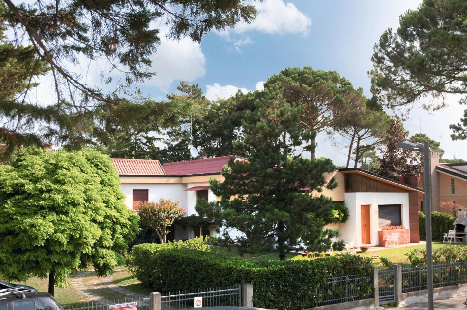 Villa Tre Pini Lignano Sabbiadoro Buitenkant foto